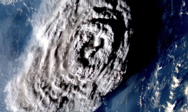 Pluma volcánica del Hunga Tonga–Hunga Ha?apai