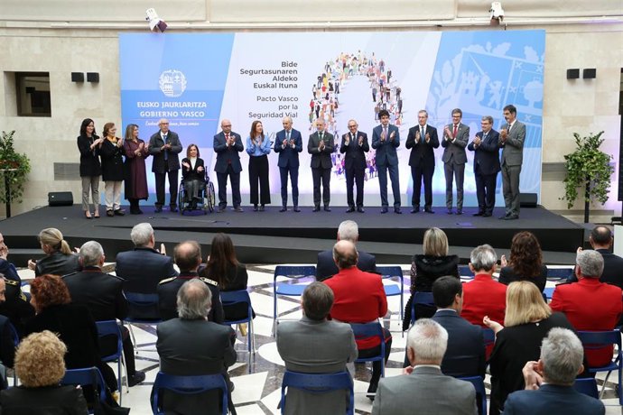 Firma del Pacto Vasco por la Seguridad Vial en Lehendakaritza