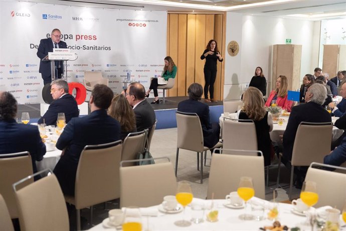 El consejero de Sanidad de la Junta de Castilla y León, Alejandro Vázquez Ramos, interviene durante un desayuno socio-sanitario de Europa Press, en el Hotel Hyatt Regency, a 4 de noviembre de 2022, en Madrid (España).