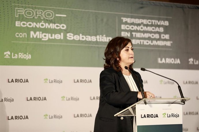 Concha Andreu, presidenta de La Rioja, durante su intervención en el Foro Económico Diario La Rioja