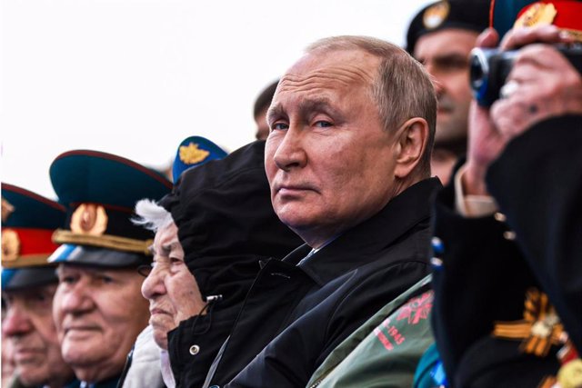 Archivo - Vladimir Putin durante un acto en la Plaza Roja de Moscú 