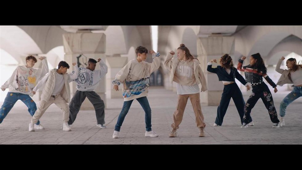 Carlos Higes estrena 'Señorita', pop latino para Eurovisión Junior: "Es un bombazo de canción"