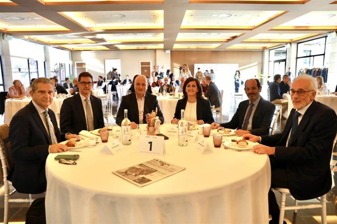 Miguel Sebastián y Concha Andreu, entre otros, en el Foro Económico Diario La Rioja.
