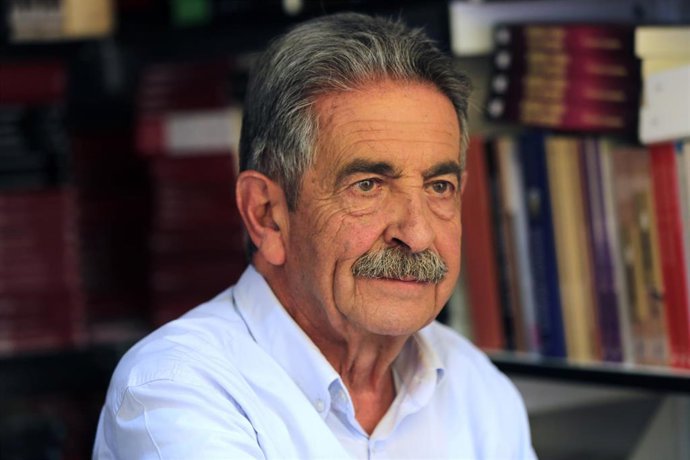 Archivo - El presidente de Cantabria, Miguel Ángel Revilla