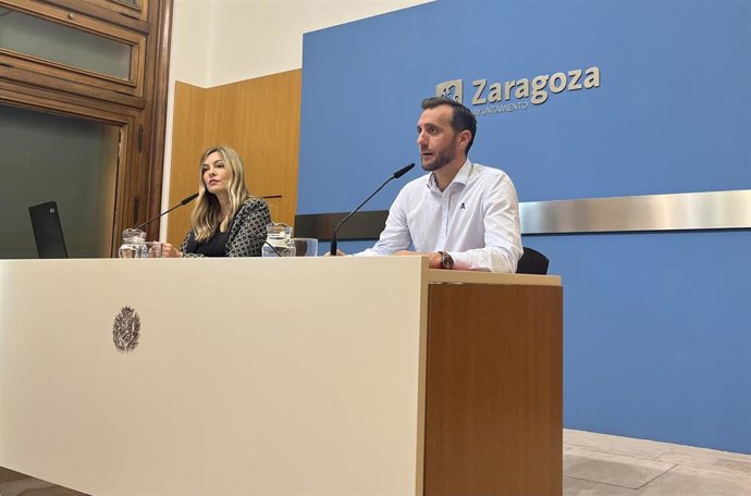 El consejero municipal de Participación y Relación con los Ciudadanos, Javier Rodrigo, durante la rueda de prensa.
