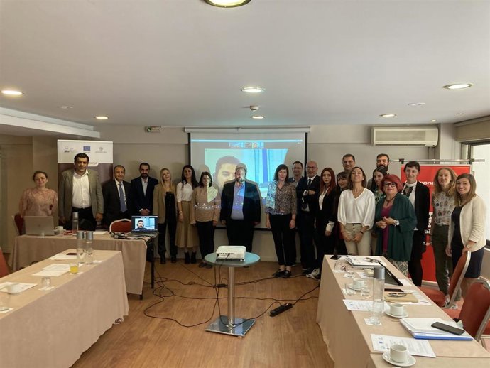 FAMP comparte en Atenas su propuesta de Feria de Empleo y arranque de puntos físicos del proyecto europeo INTERNISA