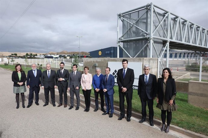La presidenta del Gobierno de Navarra, María Chivite, asister al primer foro entre empresas del Corredor del Hidrógeno del Ebro.