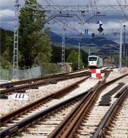 Bifurcación de Pajares en la conexión de la Variente con la red ferroviaria.