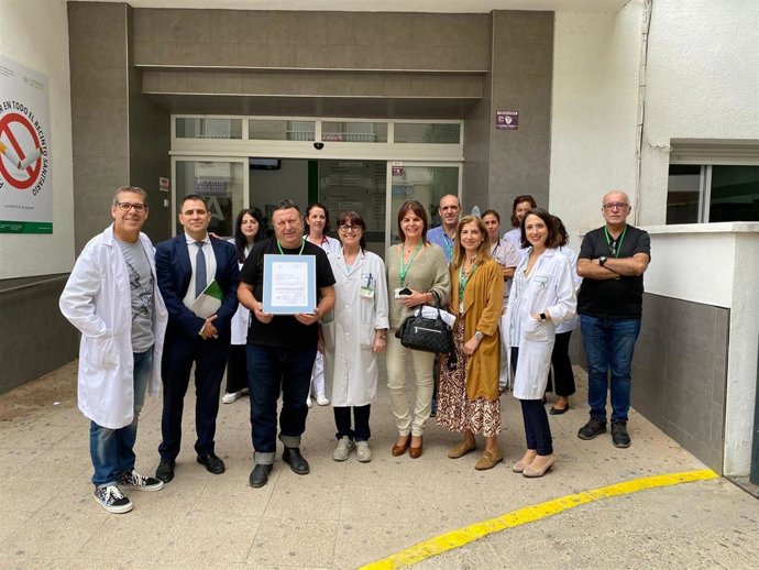 Equipo del centro de salud Jerez Norte recibiendo la certificación de la ACSA
