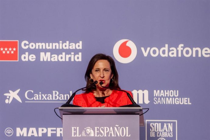 La ministra de defensa, Margarita Robles, interviene en la ceremonia de los VIII Premios Leones que otorga el diario 'El Español en la Puerta del Sol, a 3 de noviembre de 2022, en Madrid (España). Los galardones acostumbran a premiar las acciones o los