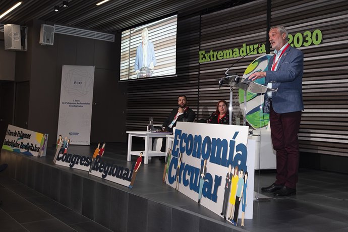 El presidente de la Diputación de Cáceres, Carlos Carlos, en el I Congreso de Economía Verde y Circular