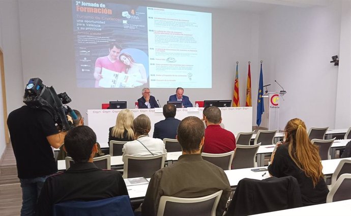 La Cámara de Comercio de Valencia ha acogido una nueva sesión formativa, organizada por Valenciaport y la Diputación de Valncia, dirigida a técnicos municipales y empresas turísticas de la provincia