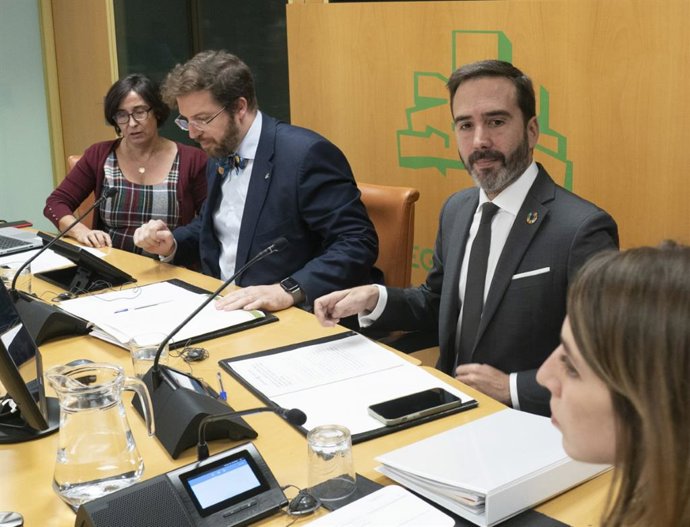 El consejero de Turismo, Comercio y Consumo, Javier Hurtado, en su comparecencia en el Parlamento Vasco.