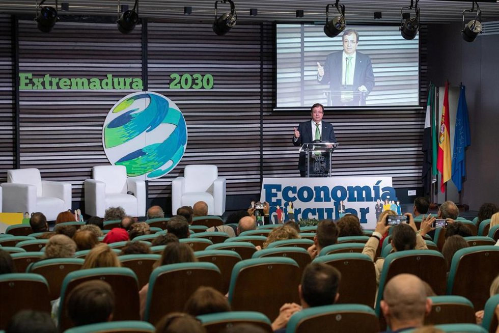 El presidente extremeño, Guillermo Fernández Vara, en el I Congreso Regional de Economía Circular 2030.