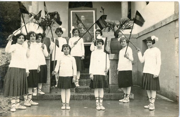 Fotografía anónima en el colegio Santo Ángel (1930 aprox), Gijón