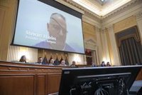 El líder fundador de Oath Keepers empieza este viernes su alegato de defensa en su juicio por conspiración