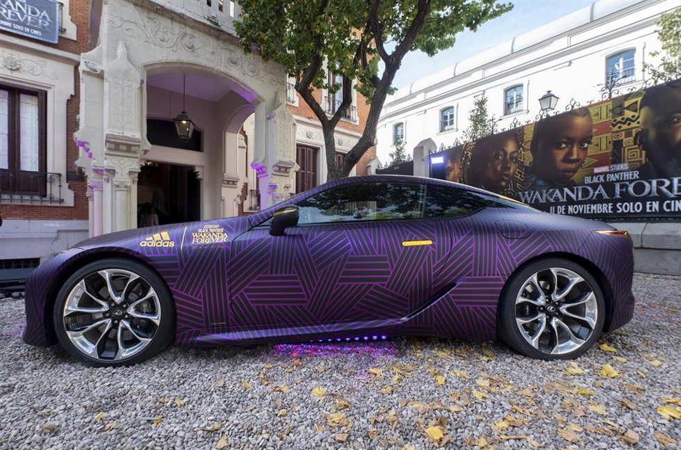 Presentación del Lexus 450e en la campaña de la película de Marvel Black Panther: Wakanda Forever,