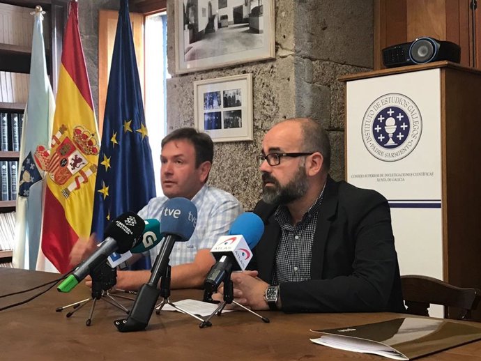 Archivo - El alcalde de Sada y el concejal representante en la comisión de Meirás