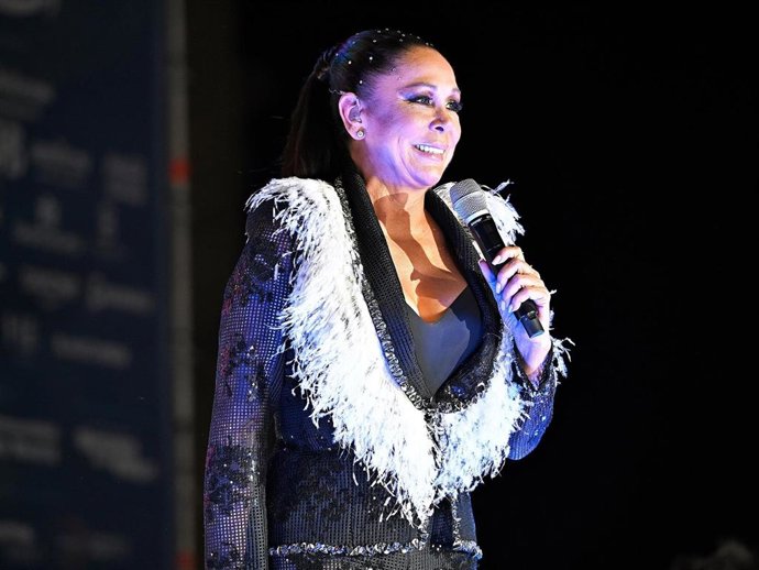 Archivo - Isabel Pantoja sobre el escenario del Orgullo LGBTIQ+ de Madrid 2022