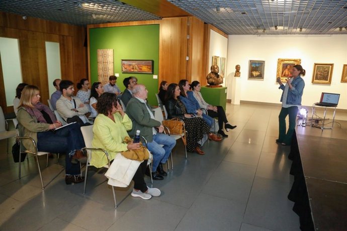 Beatriz Caro, directora de cuentas de IPRO, participa en las jornadas 'Comunicar para la acción'.