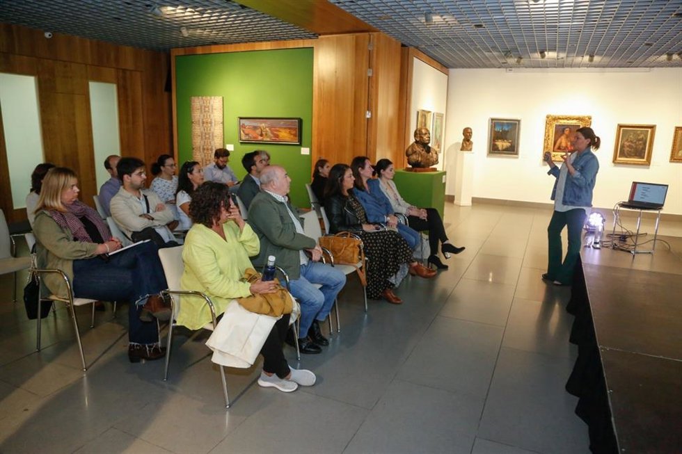 Beatriz Caro, directora de cuentas de IPRO, participa en las jornadas 'Comunicar para la acción'.