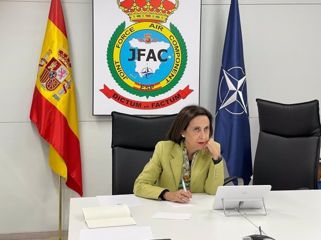 La ministra de Defensa, Margarita Robles, ha mantenido esta tarde una conversación con su homólogo estadounidense, Lloyd Austin