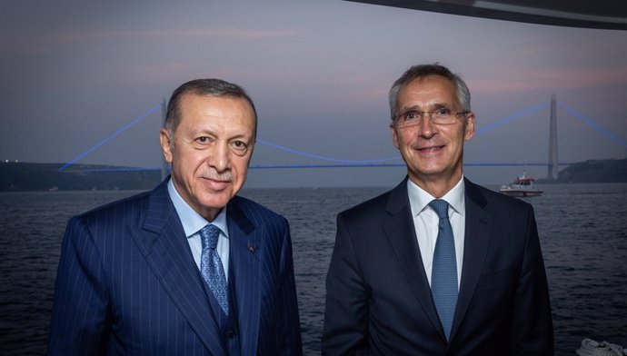 El secretario general de la OTAN, Jens Stoltenberg, y el presidente de la República de Turquía, Recep Tayyip Erdogan