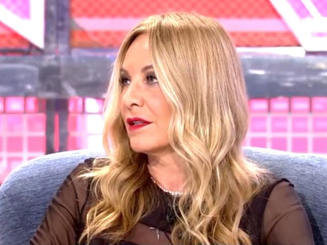 BELÉN RODRÍGUEZ SE SIENTA EN EL 'DEDLUXE'