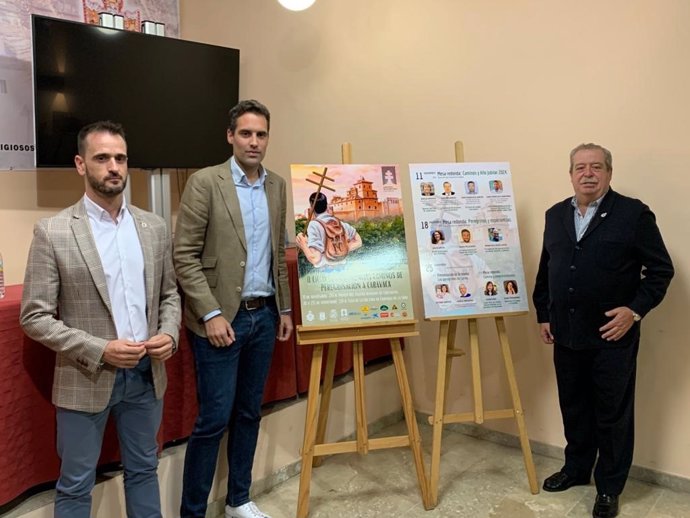 Presentación del cartel del II ciclo de conferencias 'Caminos de peregrinación a Caravaca'