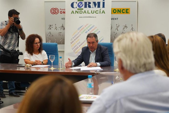 Archivo - El secretario general del PSOE de Andalucía, Juan Espadas, mantiene un encuentro con Cermi a 07 de junio del 2022 en (Sevilla, Andalucía) (Foto de archivo).