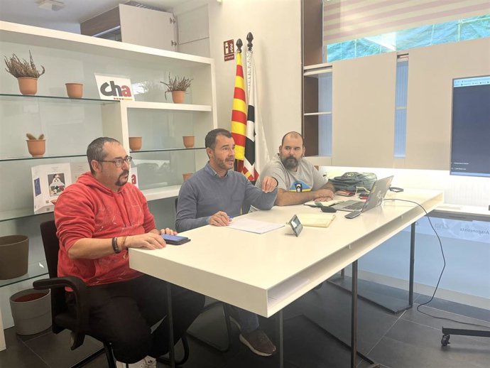 Reunión de coordinación con las agrupaciones de barrios y sectores de Zaragoza, en la sede de CHA.
