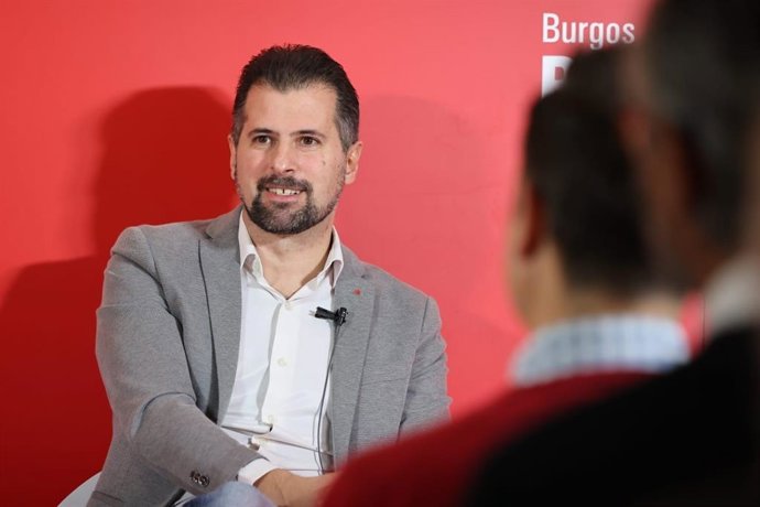 El secretario general del PSOECyL, Luis Tudanca, participa en un encuentro con alcaldes del PSOE de Burgos