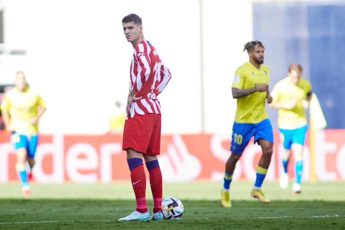 Alvaro Morata of Atletico de Madrid laments the goal scored by Theo Bongonda of Cadiz during the spanish league, La Liga Santander, football match played between Cadiz CF and Atletico de Madrid at Nuevo Mirandilla stadium October 29, 2022, in Cadiz, Spa