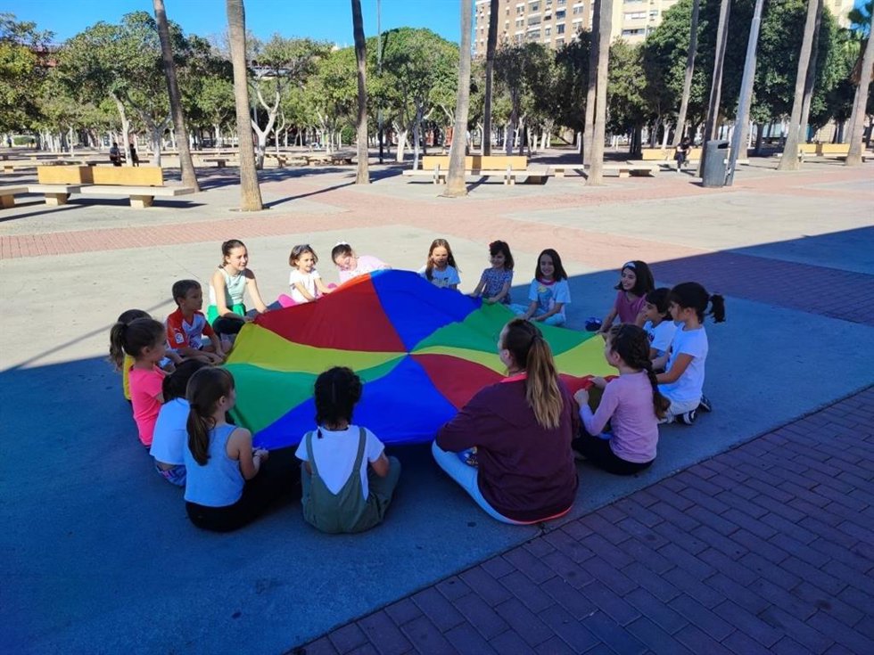 Taller de juegos tradicionales en el día contra la violencia y el acoso escolar