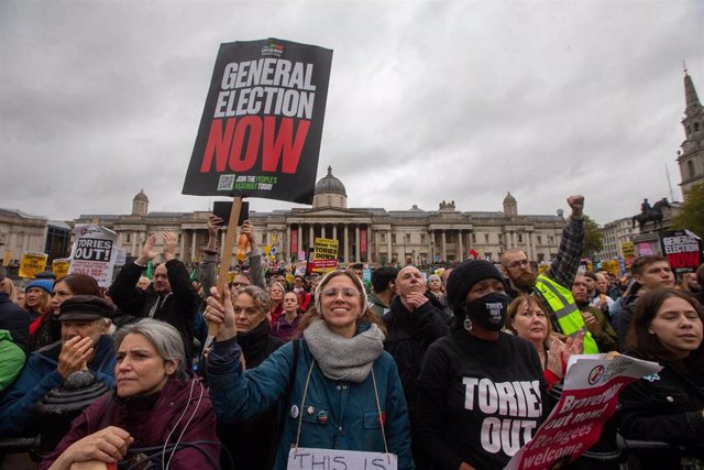 Manfiestación para exigir elecciones anticipadas en Londres