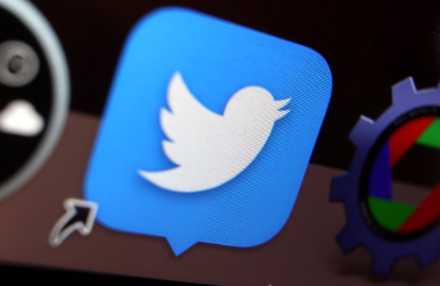 FILED - 26 April 2022, Bavaria, Kempten: The logo of Twitter is seen on the display of a laptop. Photo: Karl-Josef Hildenbrand/dpa