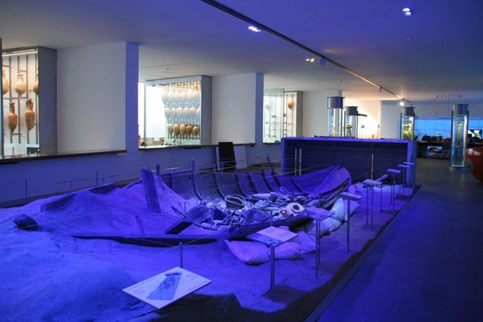 Barco fenicio en el ARQUA