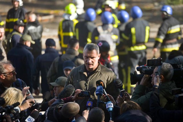 El alcalde de Kiev llama a la acumulación de víveres y no se descarta la evacuación si hay cortes eléctricos El alcalde de Kiev, Vitali Klitschko