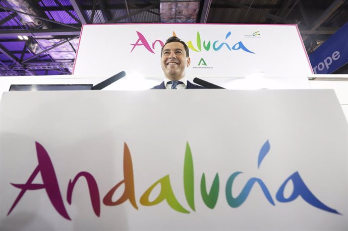 Archivo - El presidente de la Junta de Andalucía, Juanma Moreno, durante la World Travel Market (WTM) de Londres 2021, foto de archivo