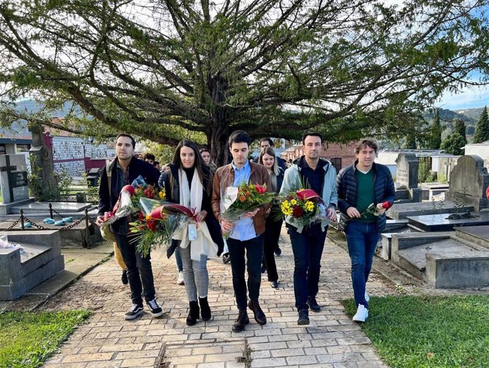 Homenaje del PSE a Tomás Meabe en Derio.