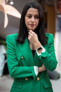 Arrimadas asegura que "hay Cs para rato" porque "lo dicen las encuestas" y "la calle": "No tiramos la toalla"