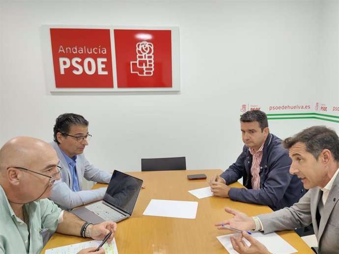 Reunión PSOE Huelva y Plataforma por el AVE