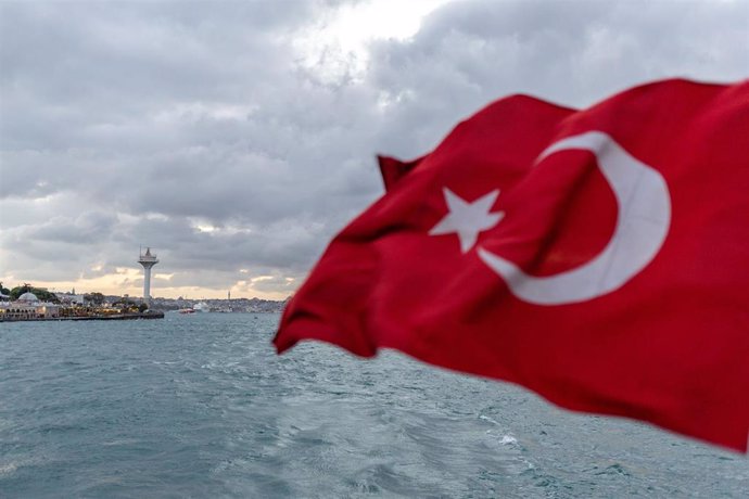 Bandera turca en Estambul, Turquía