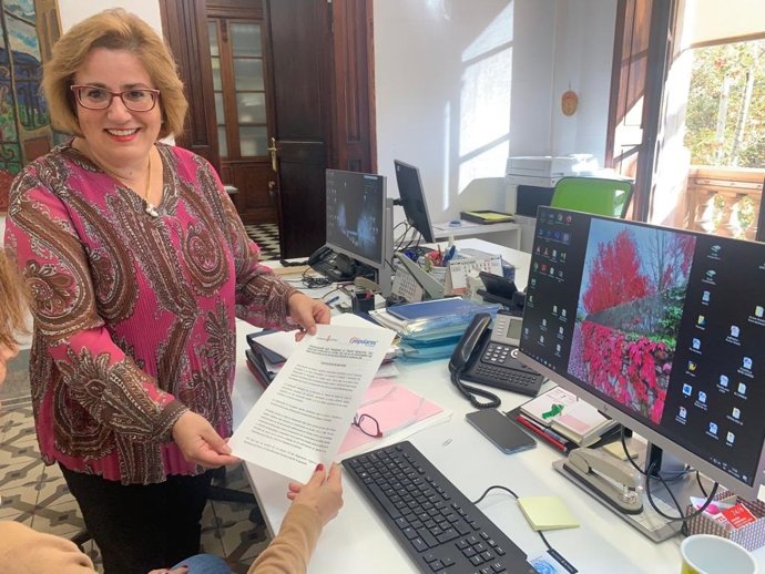 Entrega de la petición del PP en el Ayuntamiento de Palma.
