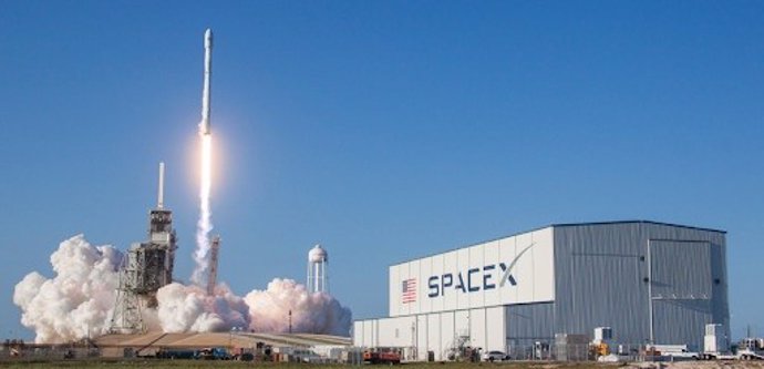 Plataforma de lanzamiento orbital de SpaceX situada en el Cabo Cañaveral de Florida (Estados Unidos)