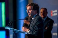 Almeida acusa a la izquierda de "boicotear" la Sanidad Pública madrileña, que está "garantizada"