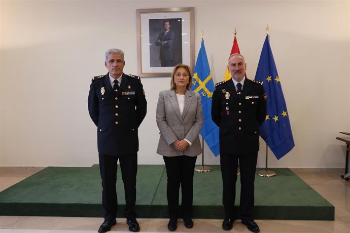 Presentación Del Nuevo Jefe Regional De Operaciones De La Policía Nacional De Asturias