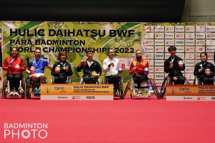 El jugador español de bádminton Ignacio Fernández, junto a la austriaca Henriett Koosz, logra la medalla de bronce en la modalidad de dobles mixtos en silla de ruedas en el Mundial de bádminton paralímpico