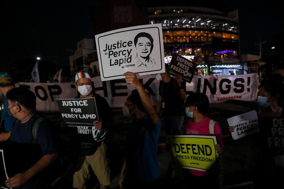Archivo - Concentración de rechazo en la ciudad de Quezon por la muerte del periodista filipino Percival Mabasa.