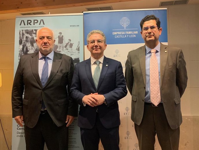 Carlos González (i), Pedro Palomo y Eduardo Estévez.